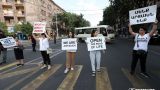 Активисты перекрыли центральные улицы Еревана в поддержку блокадного Карабаха