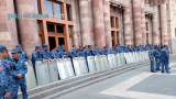 Здание правительства Армении оцеплено крупными силами полиции