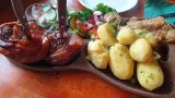 Латвийский блогер с георгиевской лентой проучил русофобский ресторан