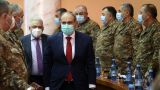 Пандемия омрачила День армянской армии: премьер и генералы самоизолировались