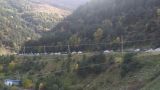 На границе Южной Осетии с Россией сотни машин встали в пробке