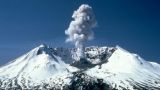 Вулкан Эбеко выбросил пепел на высоту 2,5 км