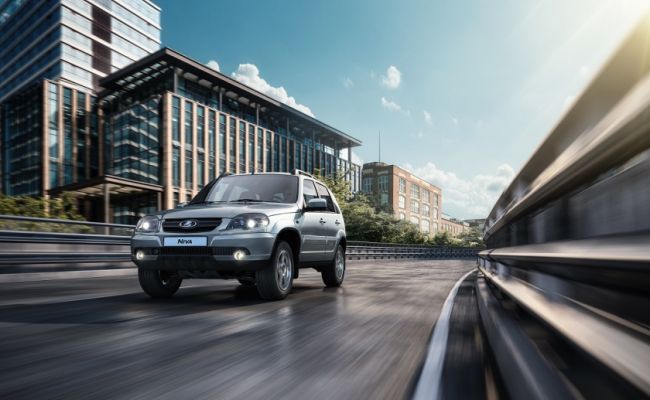 'АвтоВАЗ' начал продавать 'Ниву' без символики GM