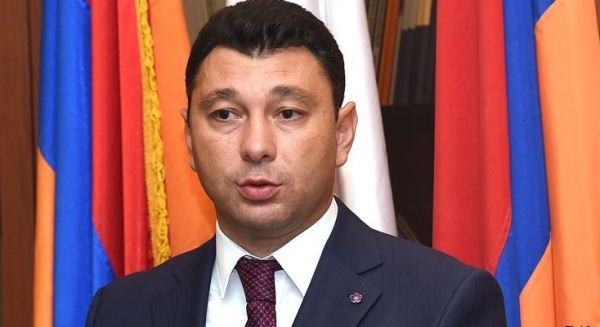 Правящая партия Армении выступает за мирное решение ситуации в Ереване