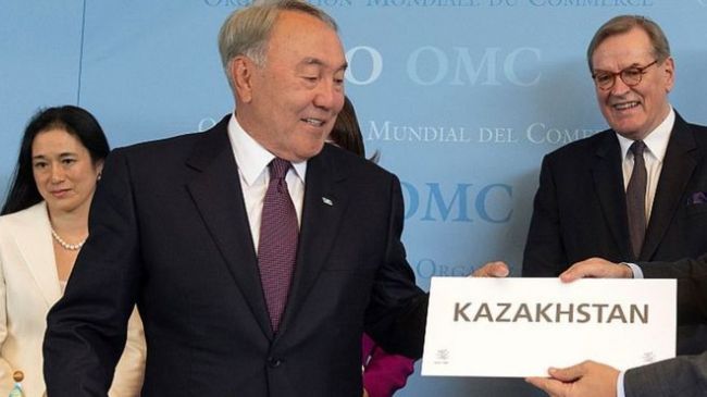 Назарбаев подписал указ о переводе казахского алфавита на латинскую графику
