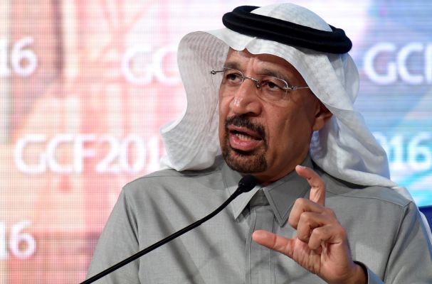 Россия не договорилась с саудитами о сокращении добычи нефти