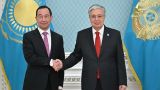 Президент Казахстана принял в Астане главу Республики Саха
