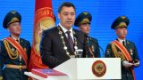 Запад относится к президенту Киргизии враждебно — эксперт