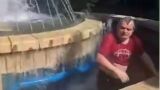 В Хайфе участники «Бессмертного полка» сбросили в фонтан проукраинского активиста