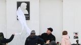«Он никогда не врал и не воровал»: В Нижнем открыли памятную доску Немцову