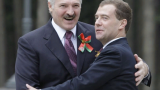 После разговора с Путиным Лукашенко побеседовал с Медведевым