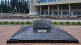 Терпели 11 лет: в Харькове снесли памятник Михаилу Ломоносову