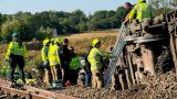В Великобритании 11 человек пострадали при сходе с рельсов пассажирского поезда