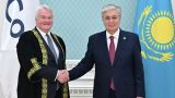 Британский судья принес присягу в Казахстане
