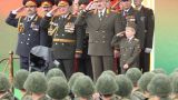 «Белорусы — мирные люди»: с кем собрался воевать Лукашенко?