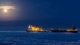 Через льды — в Азию: нефть из портов Балтики зовут на Северный морской путь