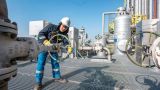 Казахстан обещает исправиться и сократить добычу нефти