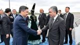 В Астану прибыл национальный лидер туркменского народа