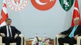Президенты Грузии и Турции встретились на футбольном поле