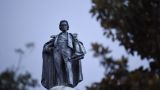 «Большая чистка»: в США снесли памятник вице-президенту Кэлхуну из XIX века