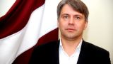 Омбудсмен поддержал президента Латвии: дать гражданство детям неграждан