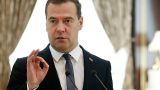 Медведев перечислил основные риски для мировой экономики