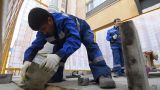 В Латвии хотят заменить таджикских и узбекских трудовых мигрантов болгарскими
