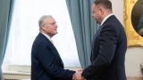 Politico: США возобновят поставки оружия Украине после встреч Келлога с Умеровым