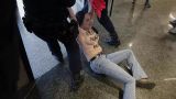 Полуголая активистка Femen попыталась сорвать саммит лидеров правых партий в Мадриде