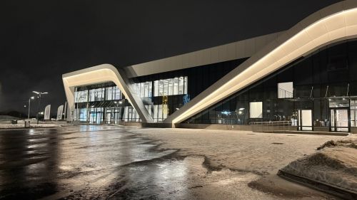 Восемь российских аэропортов приостановили работу