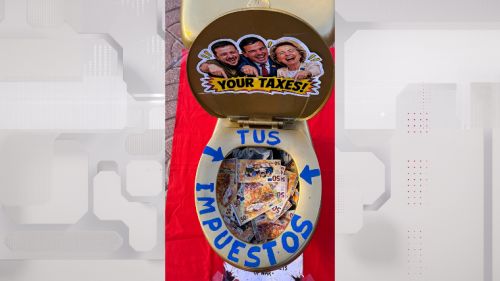 Taxes in the toilet bowl: in Barcelona they ridiculed the help to Ukraine