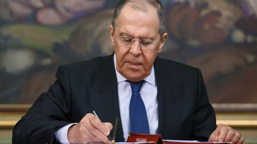 Что стоит за миролюбивой позицией МИД России в достижении целей СВО — ТК «Два майора»