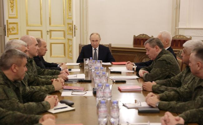 Эксперты оценили совещание Путина с руководством МО России: Все, никаких договорняков