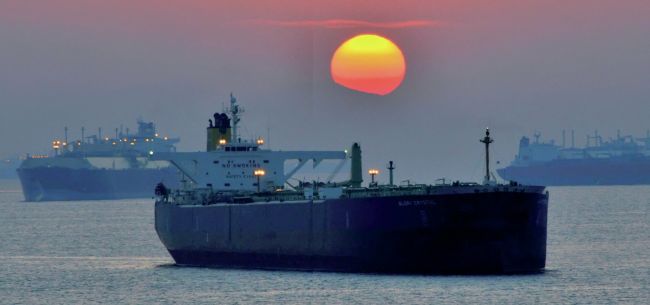 Страховки военных рисков судам в Персидском заливе отменяют: страховщики не рискуют